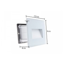 20210326120459-segnapasso-vetro-bianco-led-luce-fredda.jpg