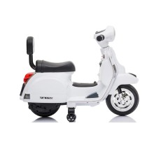 20210618100601-Vespa-bianca-px-150-6v-bambini-elettrica-gioco-jpg.jpg