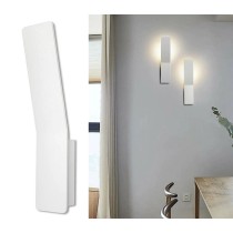 20230608101928-applique-lampada-da-parete-bianco-moderno-interno.jpg